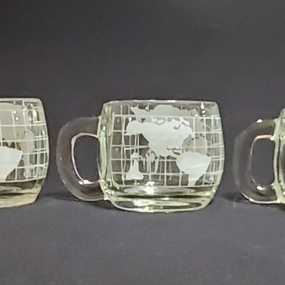 Nestle Frosted Glass World Mugs - Picture 2 of 7